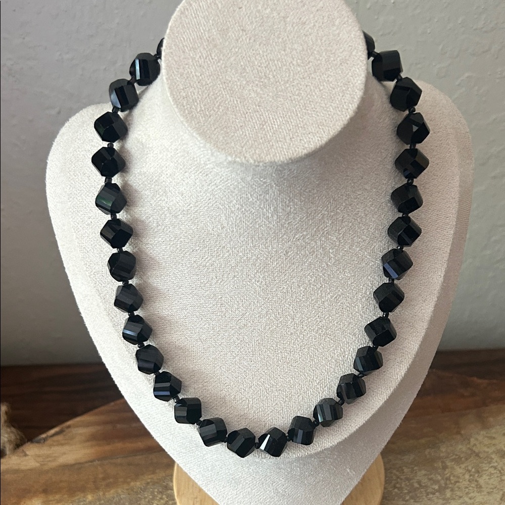 Elegant Black Beaded Necklace